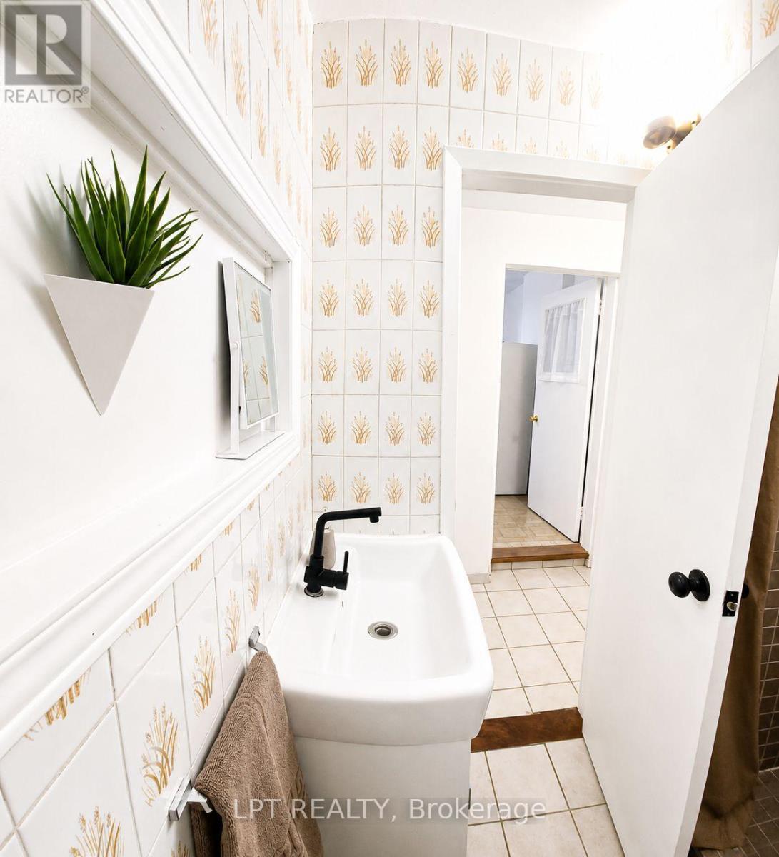 1314 DUPONT STREET - 34