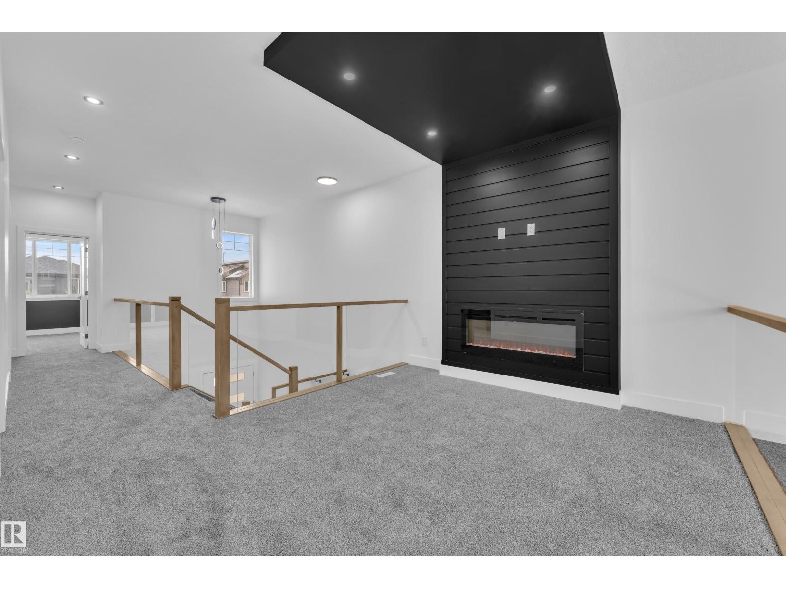 737 ASTORIA WY - 25