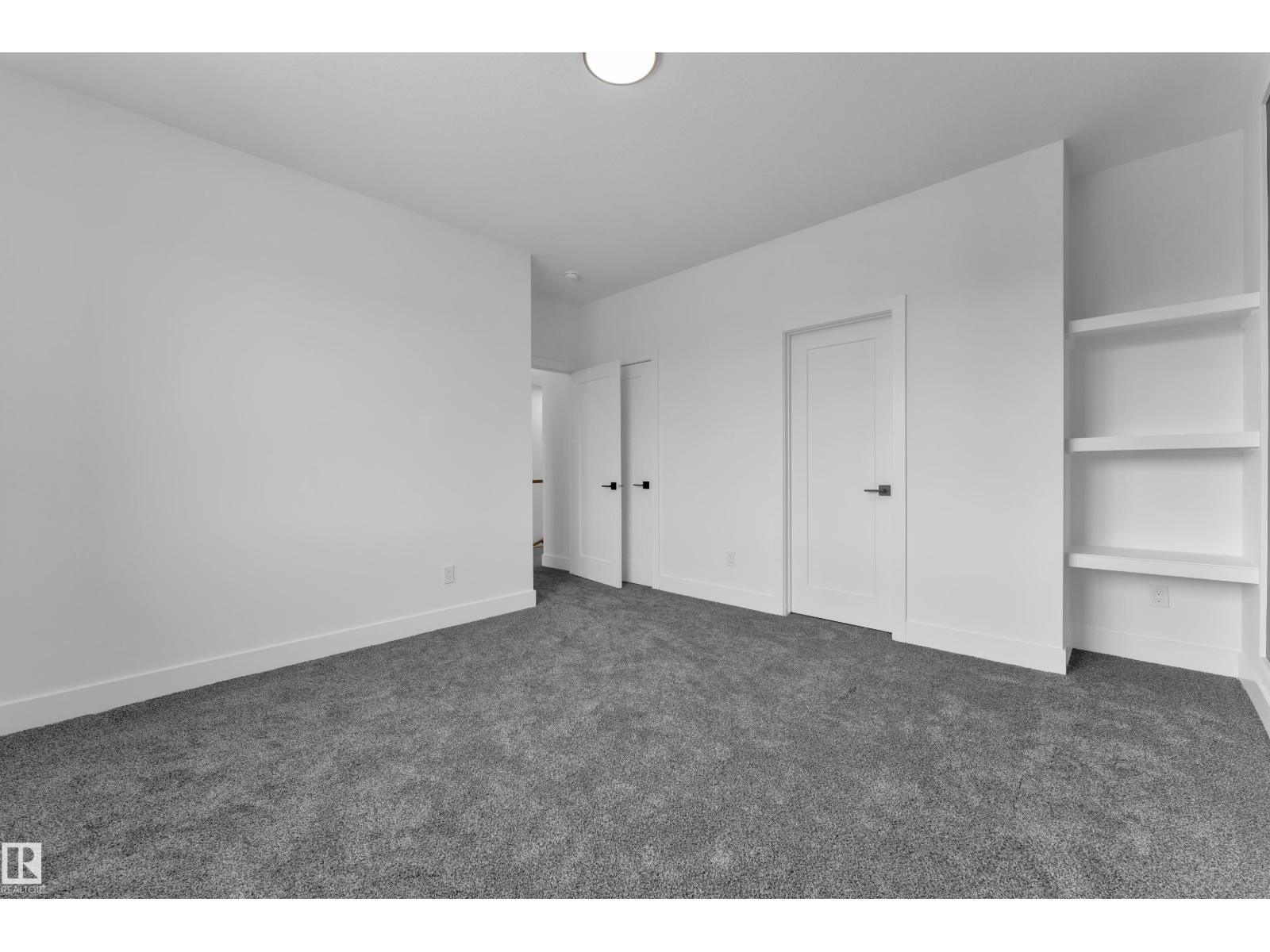 737 ASTORIA WY - 39
