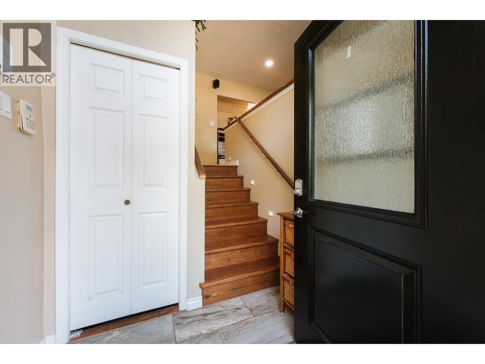 934 DAVIS ROAD, Gibsons