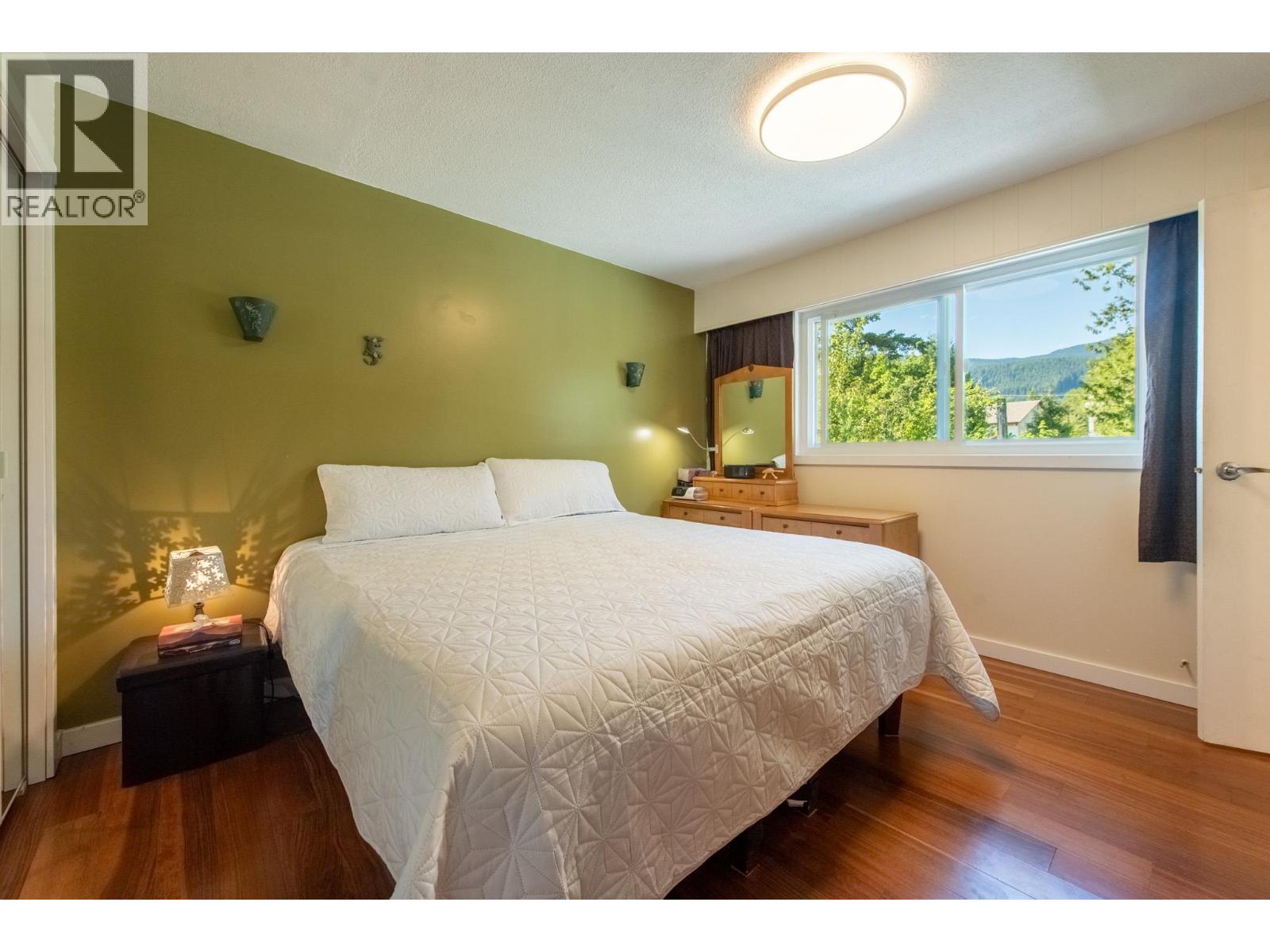 934 DAVIS ROAD, Gibsons