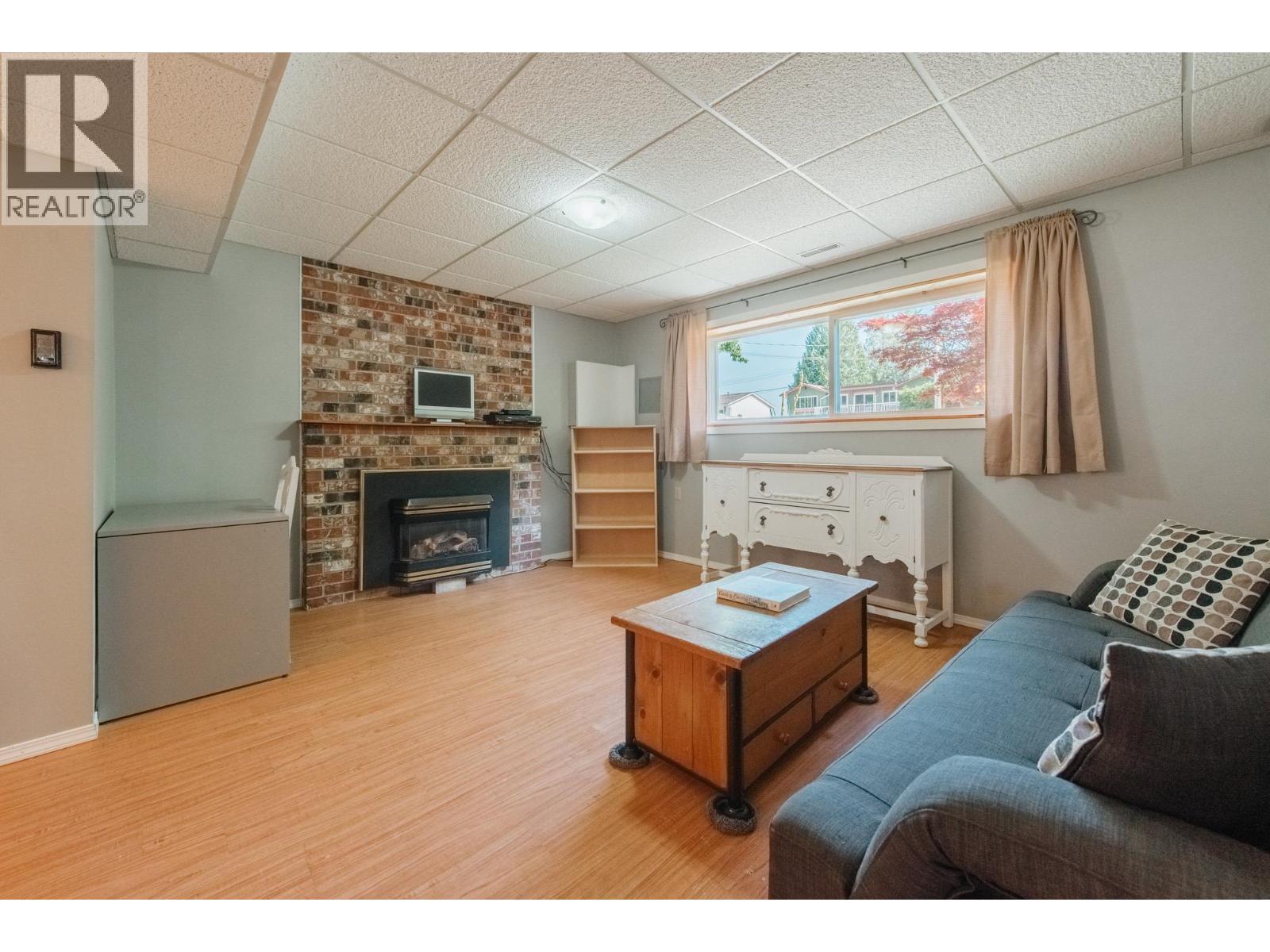 934 DAVIS ROAD, Gibsons