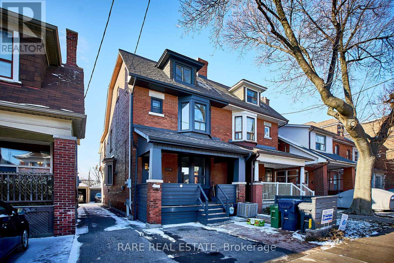 216 OAKWOOD AVENUE - 1