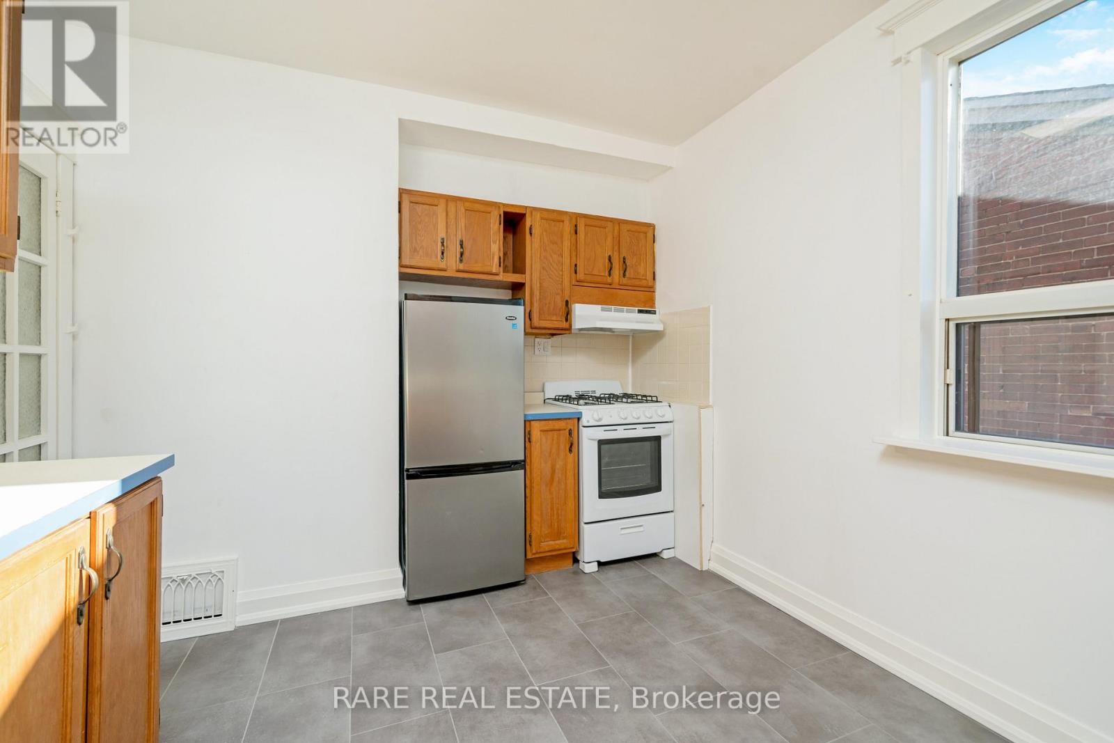 216 OAKWOOD AVENUE - 18