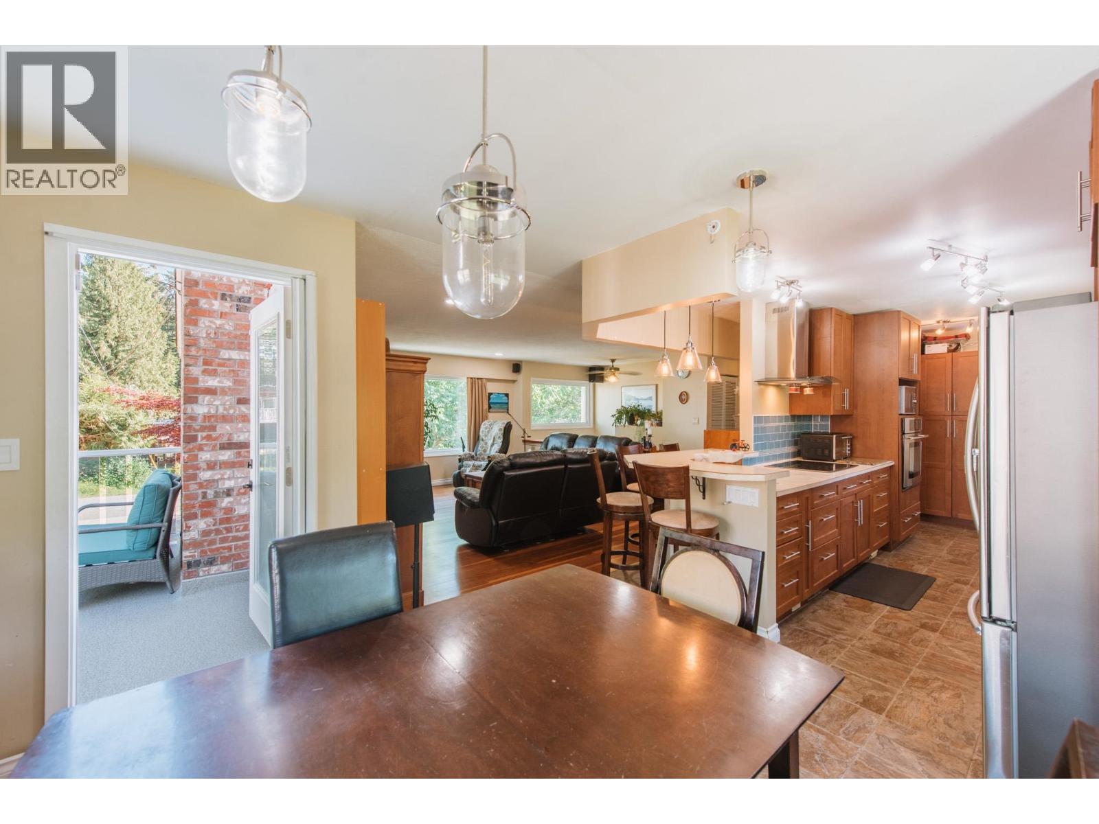 934 DAVIS ROAD, Gibsons