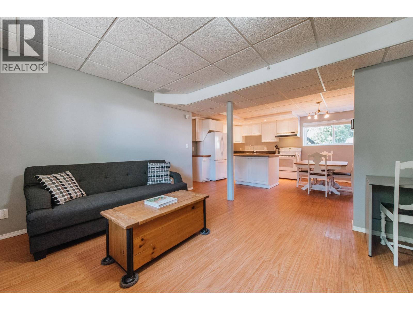 934 DAVIS ROAD, Gibsons