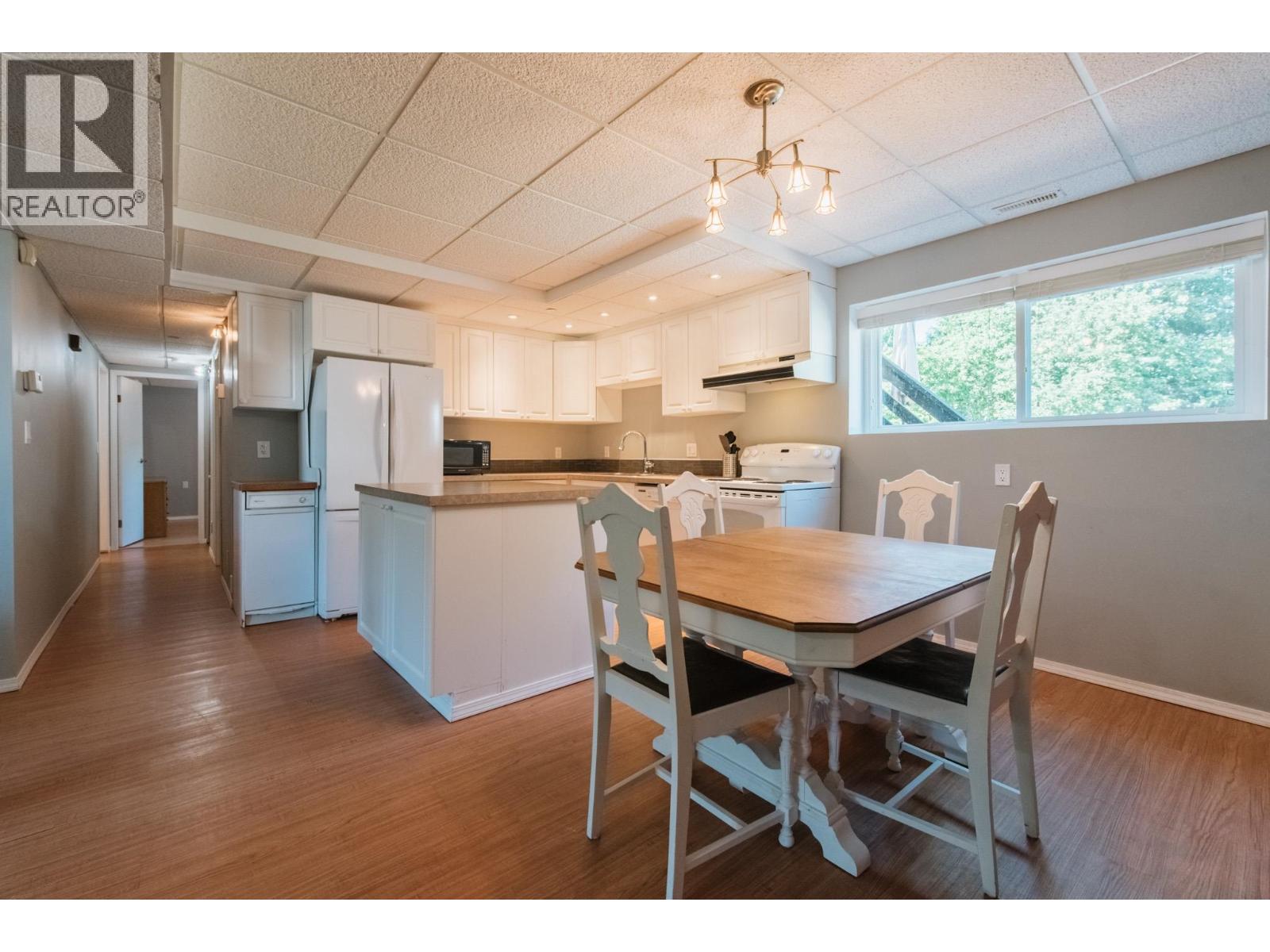 934 DAVIS ROAD, Gibsons