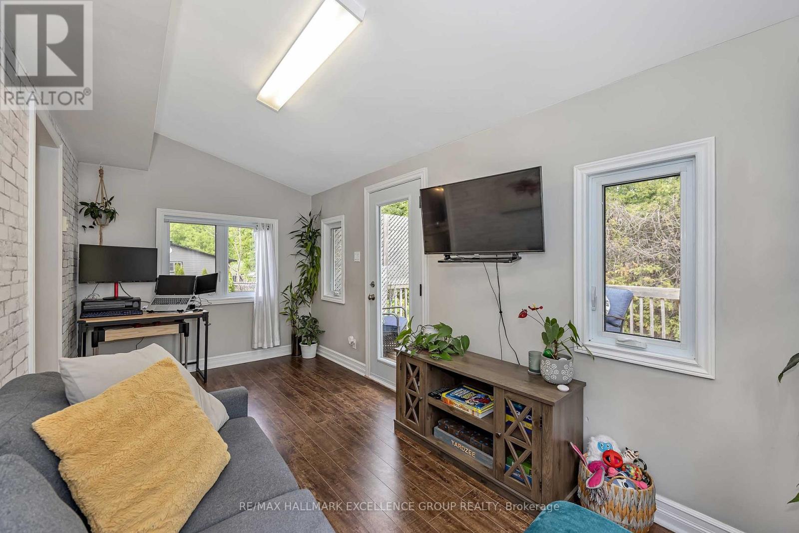 1310 HENRI CIRCLE - 19