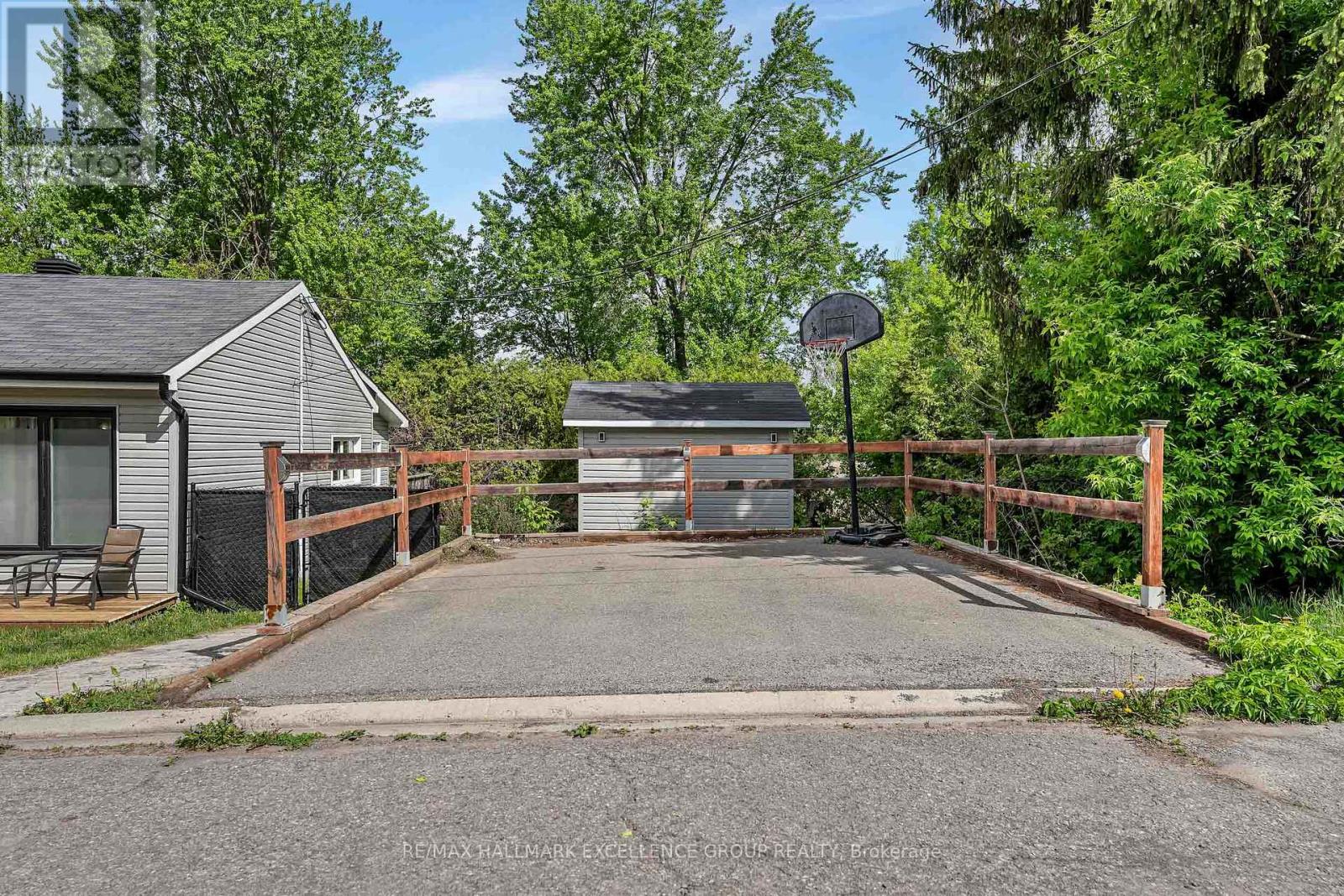 1310 HENRI CIRCLE - 3