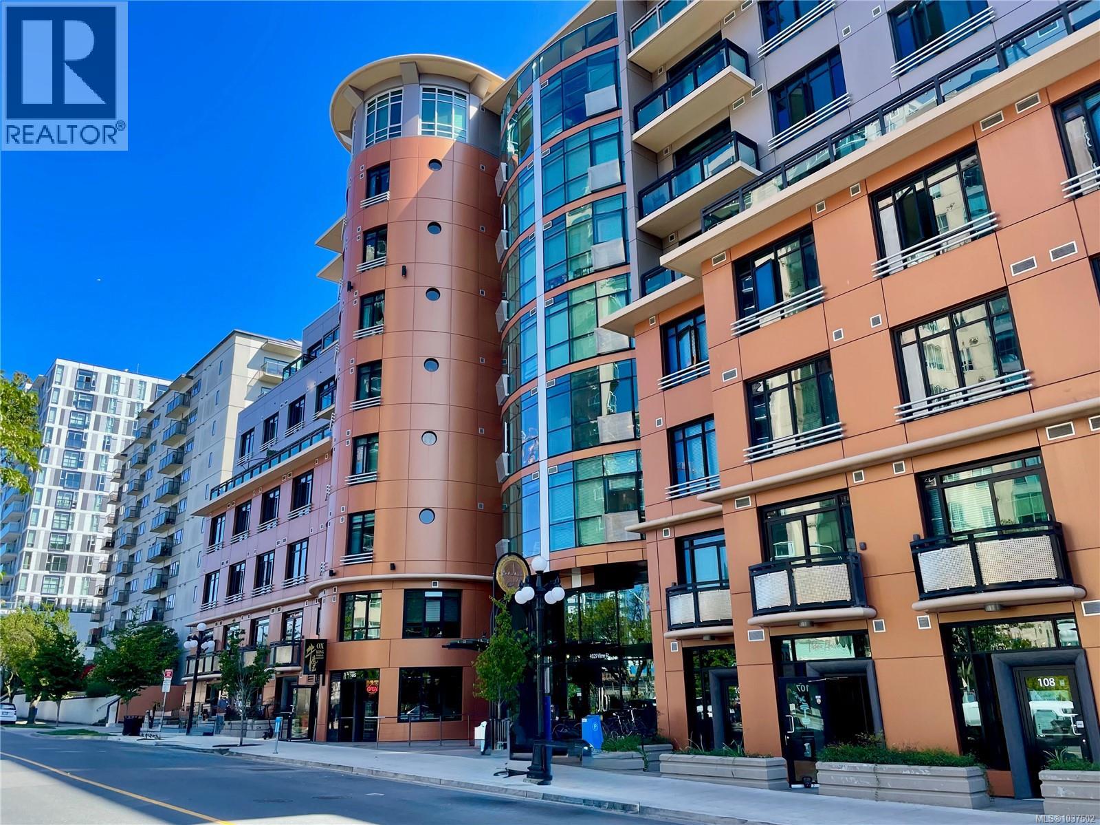 107 1029 View St
