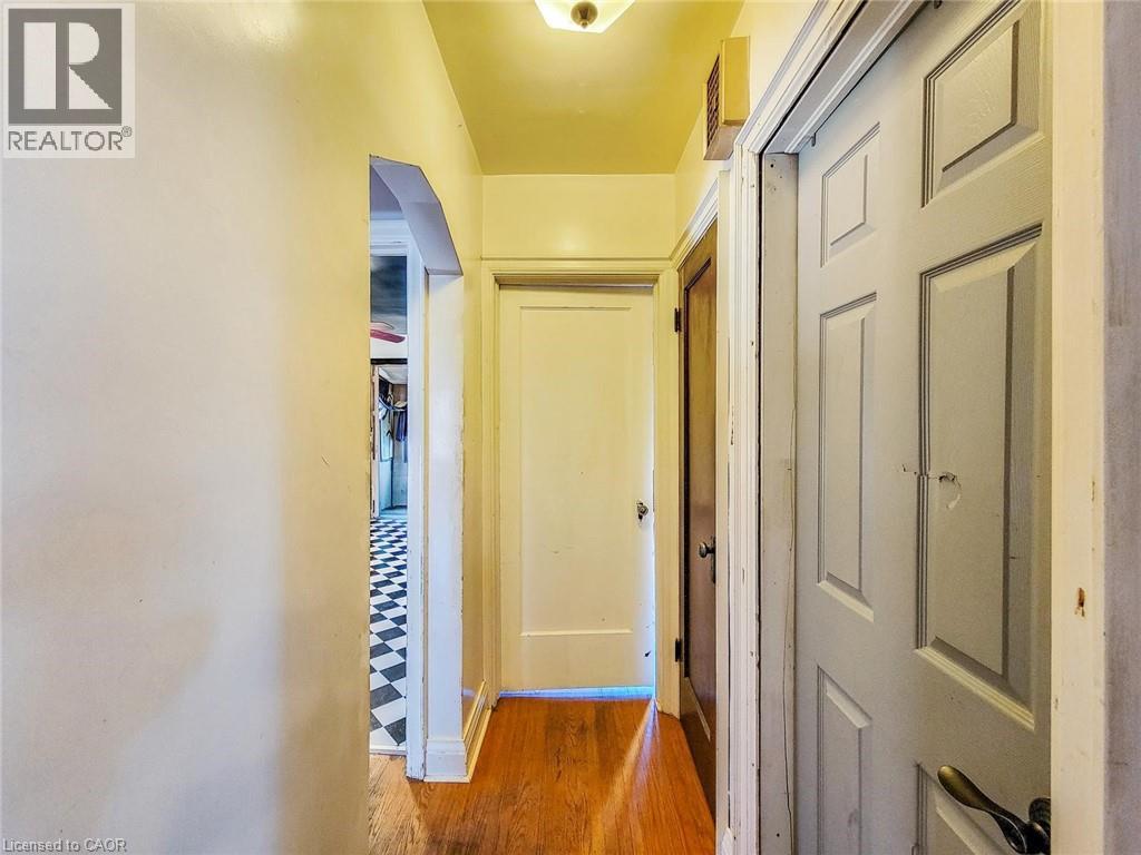 135 WEXFORD Street S - 13