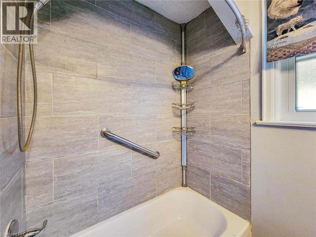 135 WEXFORD Street S - 15
