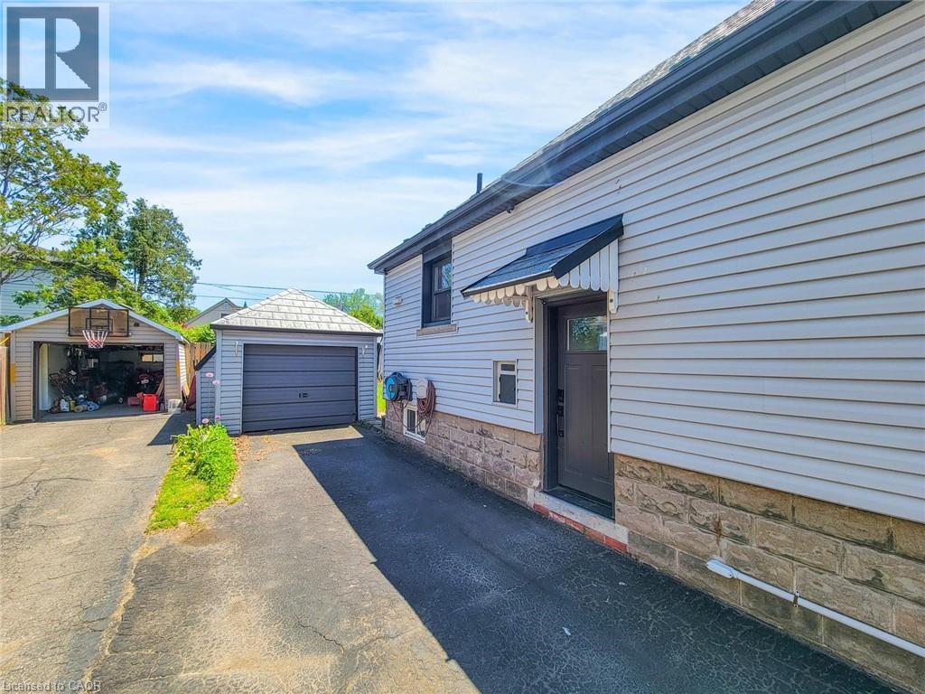 135 WEXFORD Street S - 24