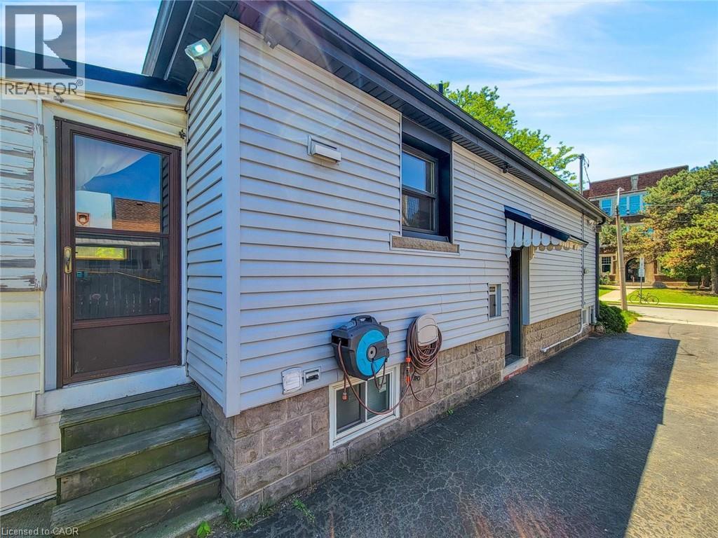 135 WEXFORD Street S - 25