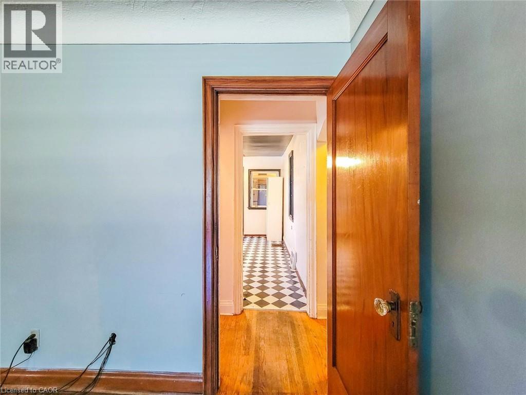135 WEXFORD Street S - 7