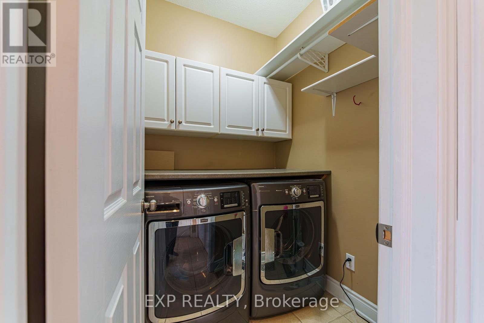 1496 QUEENSDALE AVENUE - 10