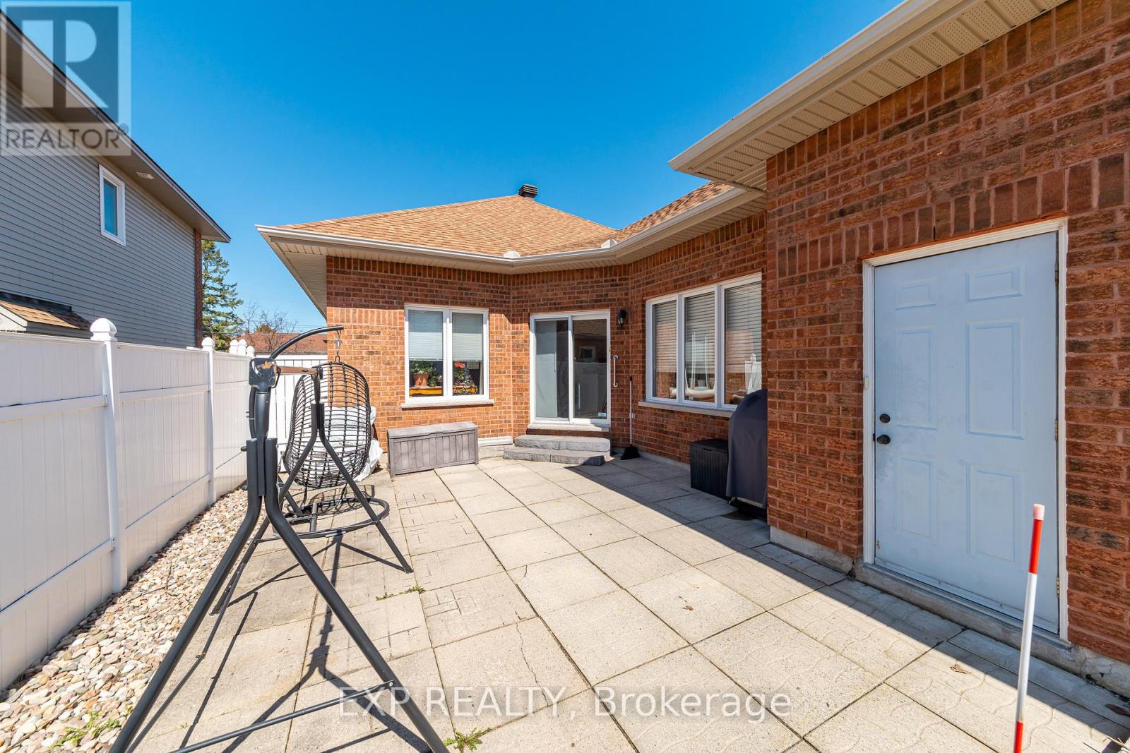 1496 QUEENSDALE AVENUE - 24