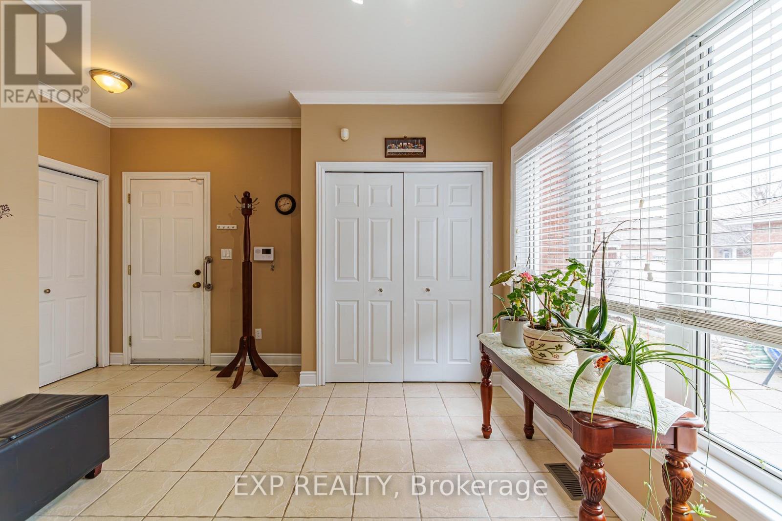 1496 QUEENSDALE AVENUE - 6