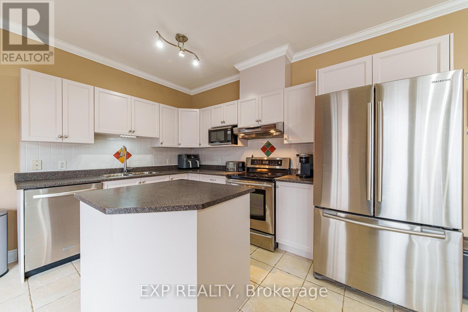 1496 QUEENSDALE AVENUE - 9