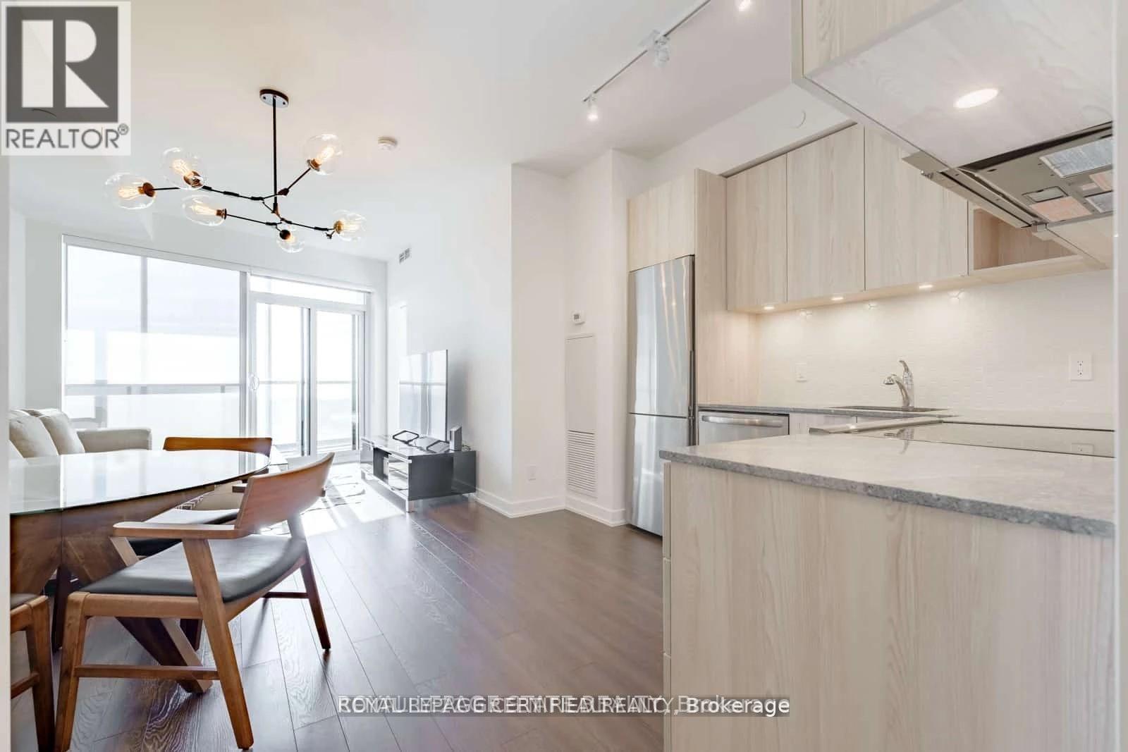 #1112 30 ORDNANCE STREET - 4