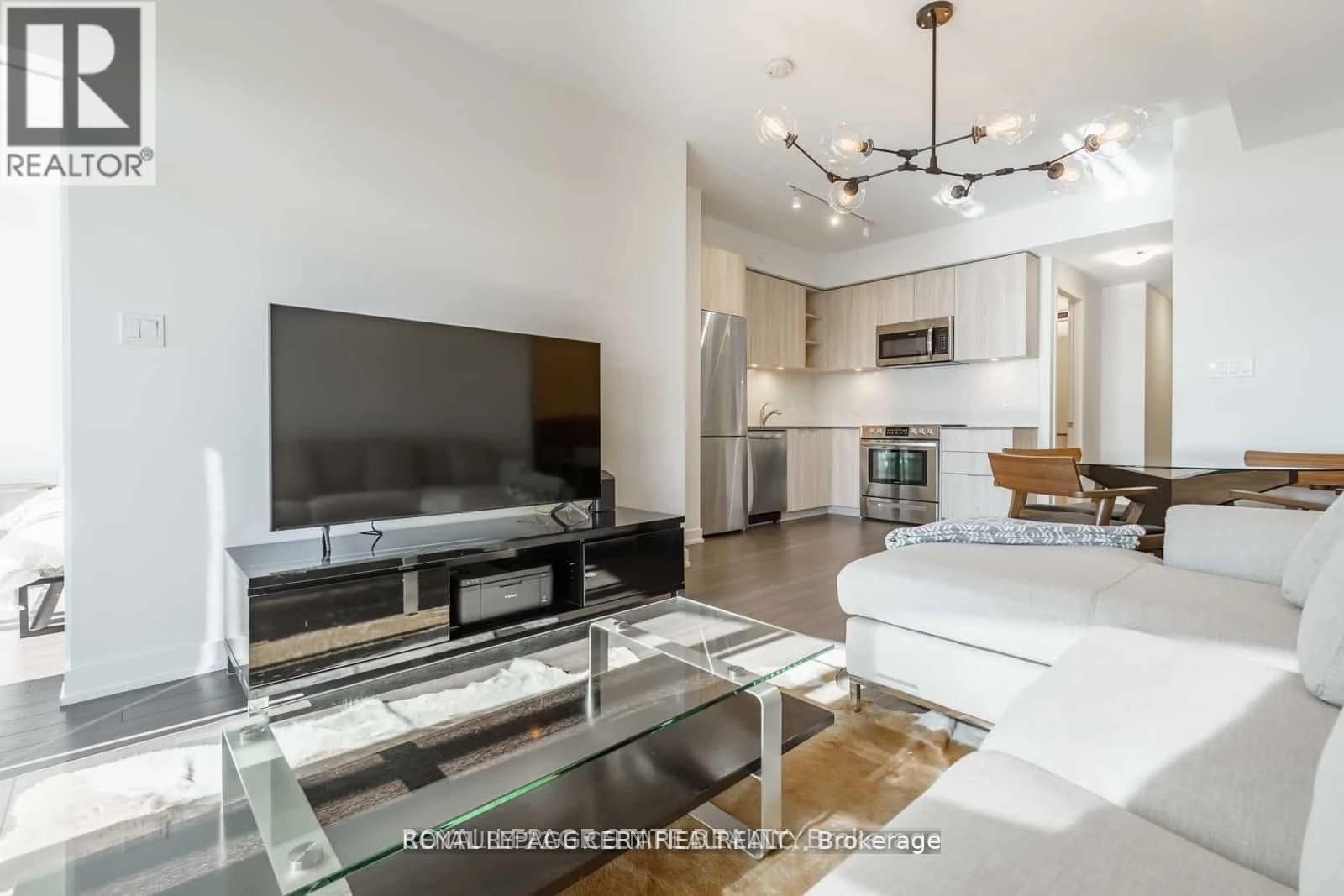 #1112 30 ORDNANCE STREET - 6