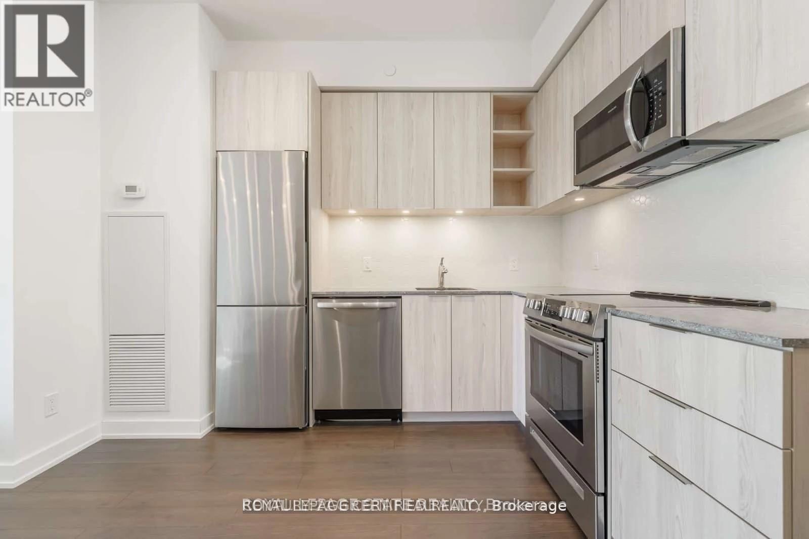 #1112 30 ORDNANCE STREET - 9