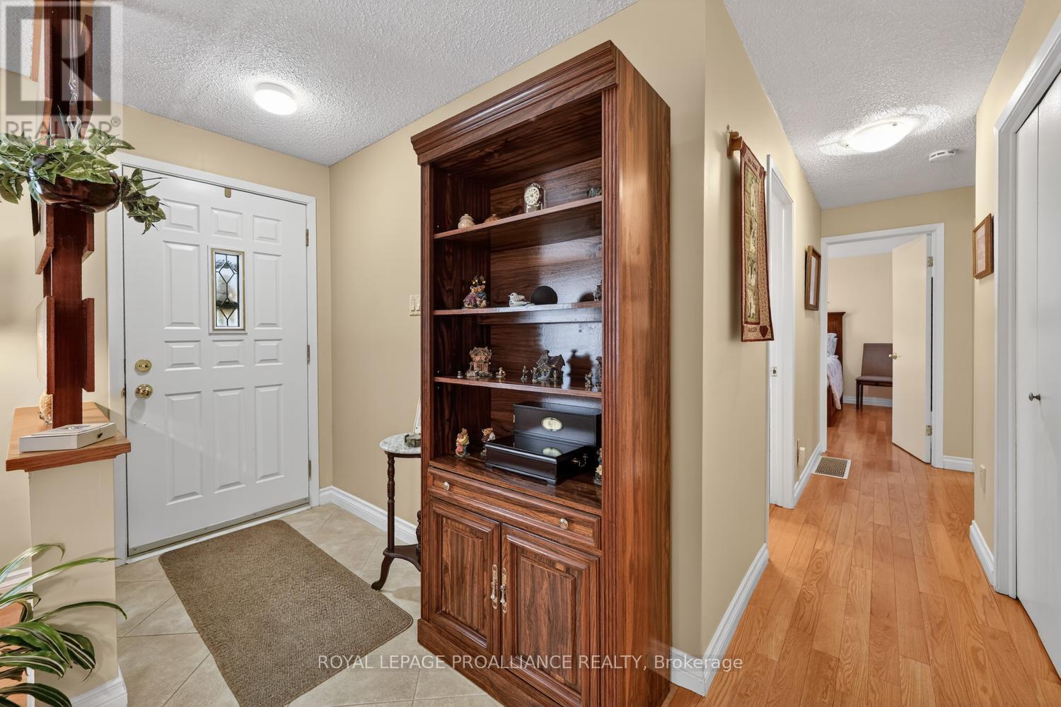 8 BERNARD CRESCENT - 11