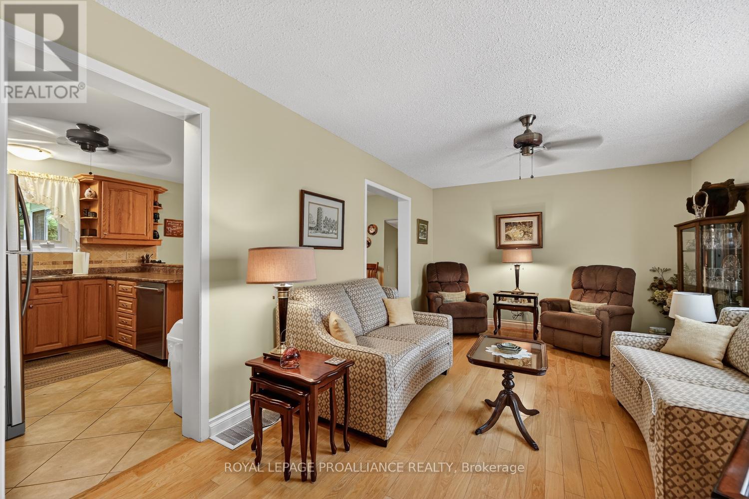 8 BERNARD CRESCENT - 12
