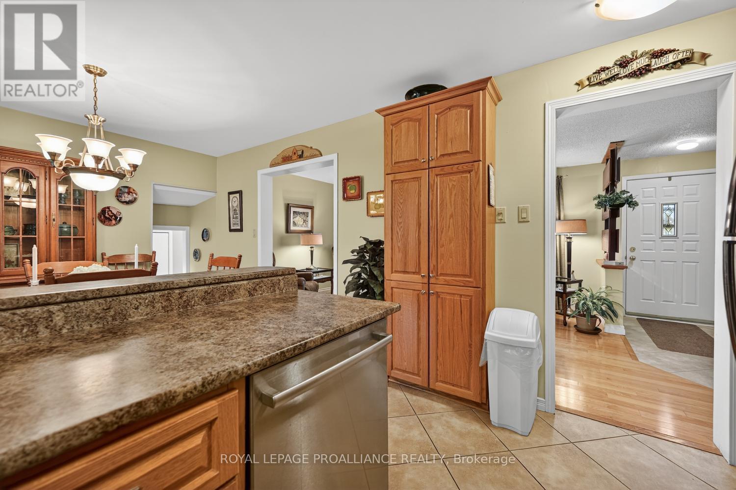 8 BERNARD CRESCENT - 18