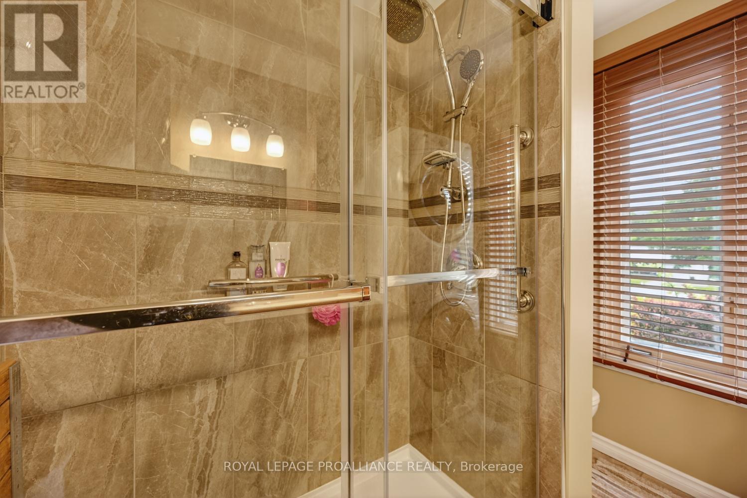 8 BERNARD CRESCENT - 21