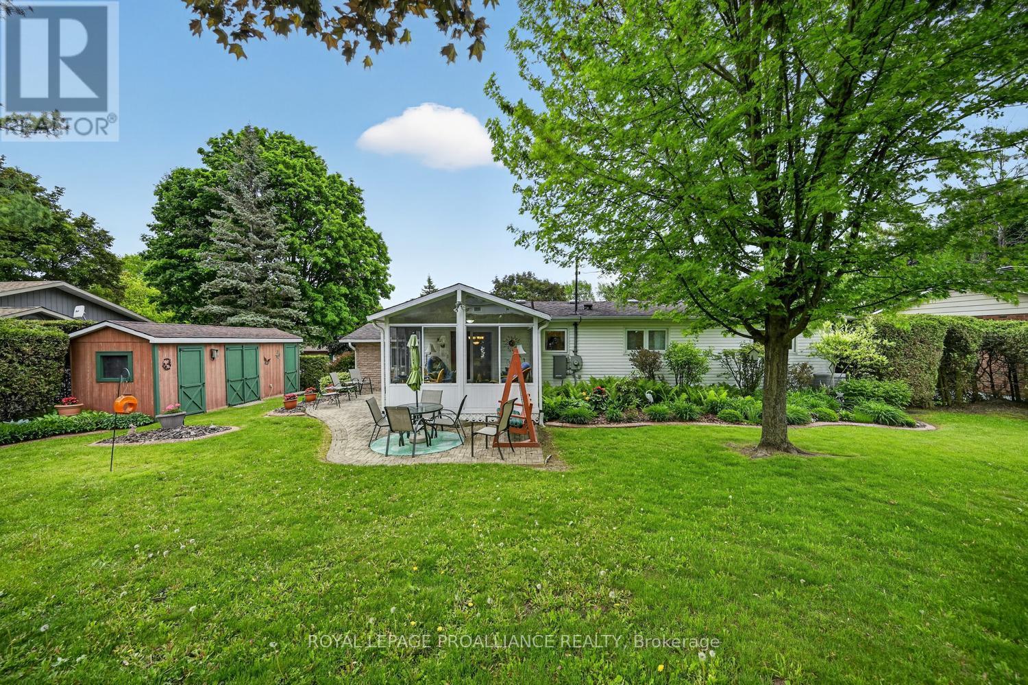 8 BERNARD CRESCENT - 5
