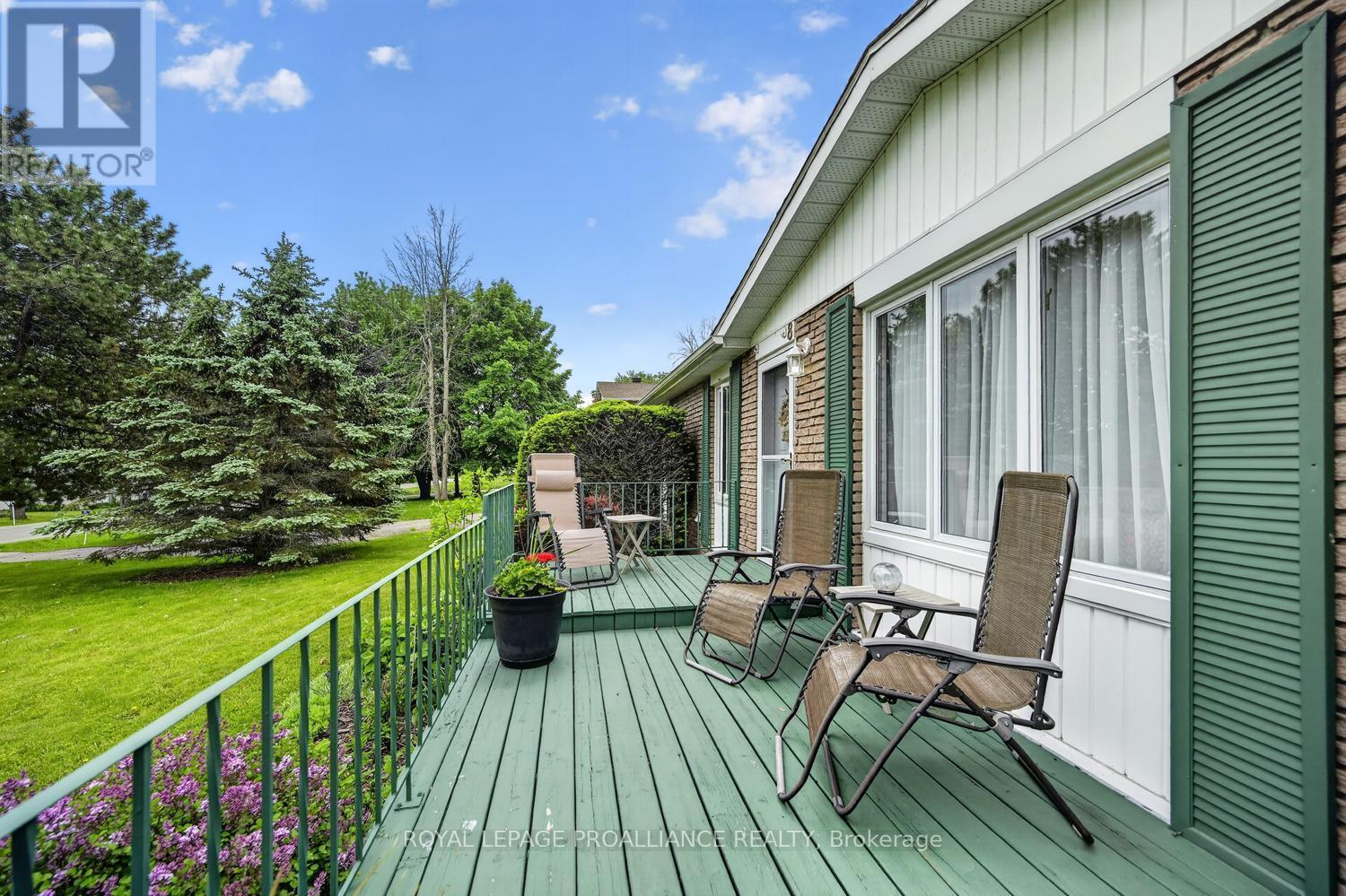 8 BERNARD CRESCENT - 9
