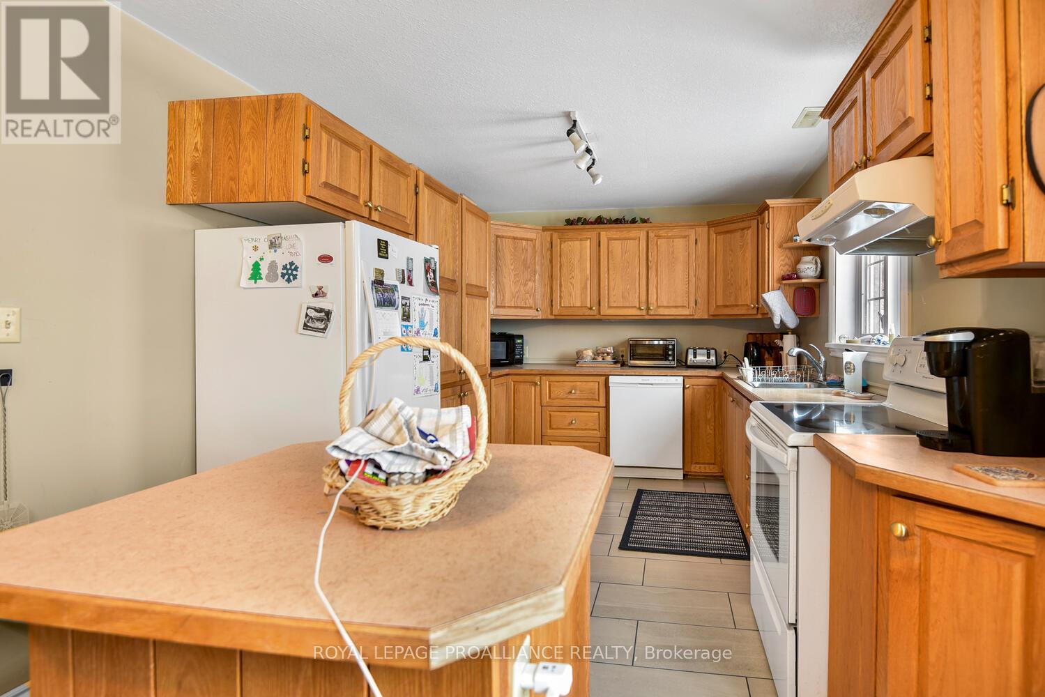 2111 COUNTY ROAD 2 ROAD E - 17