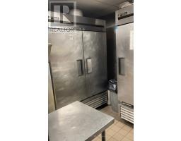 650 Yonge Street, Toronto, ON M4Y2A6 Photo 8
