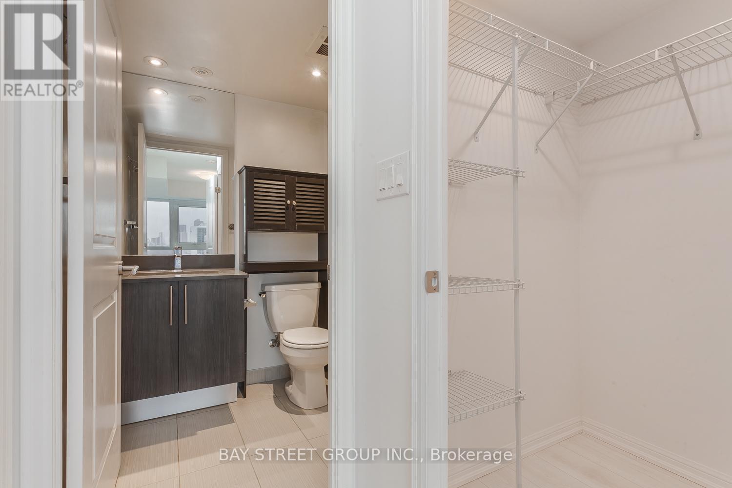 #1615 400 ADELAIDE STREET E - 14