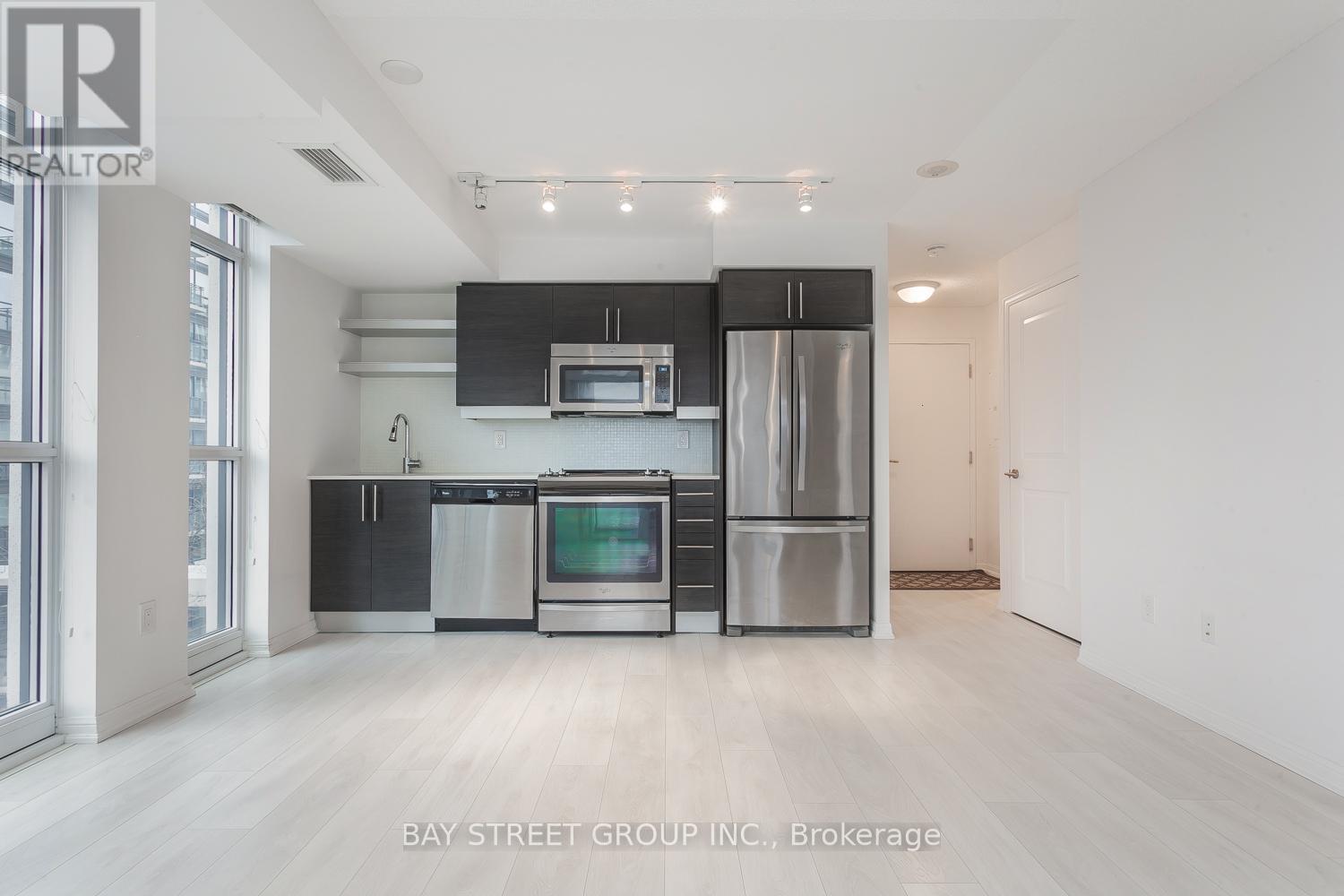 #1615 400 ADELAIDE STREET E - 4