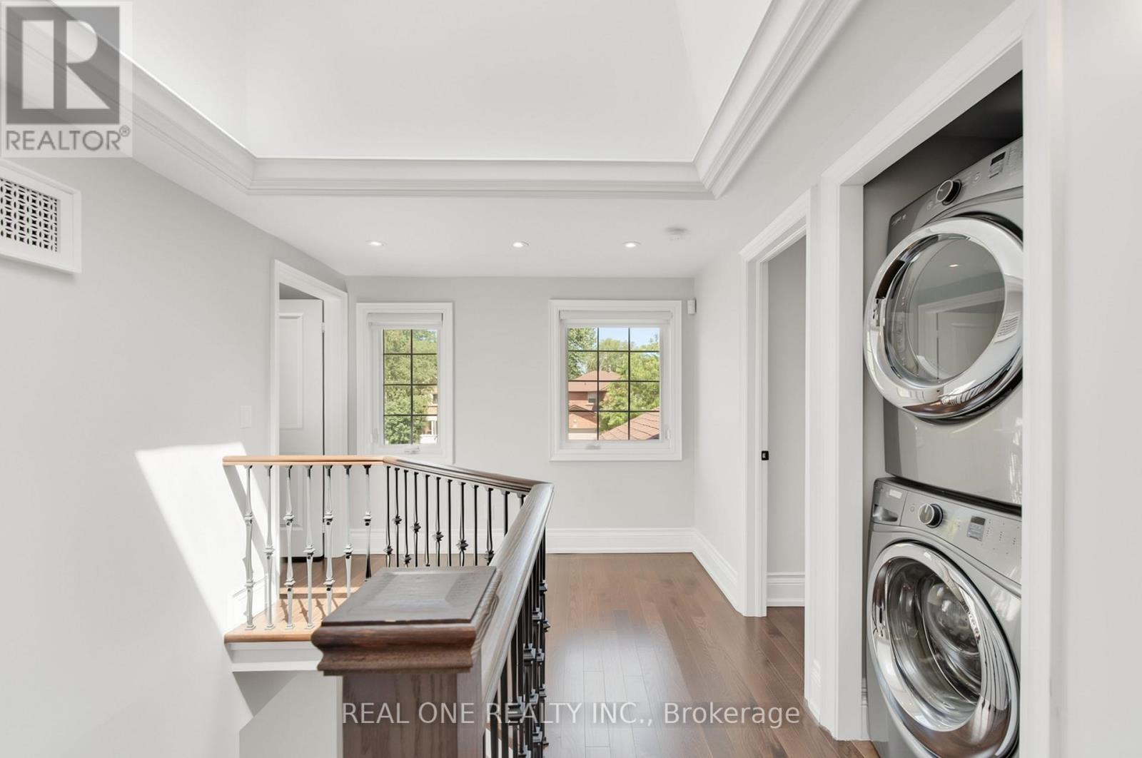 67 ELEANOR CIRCLE - 25