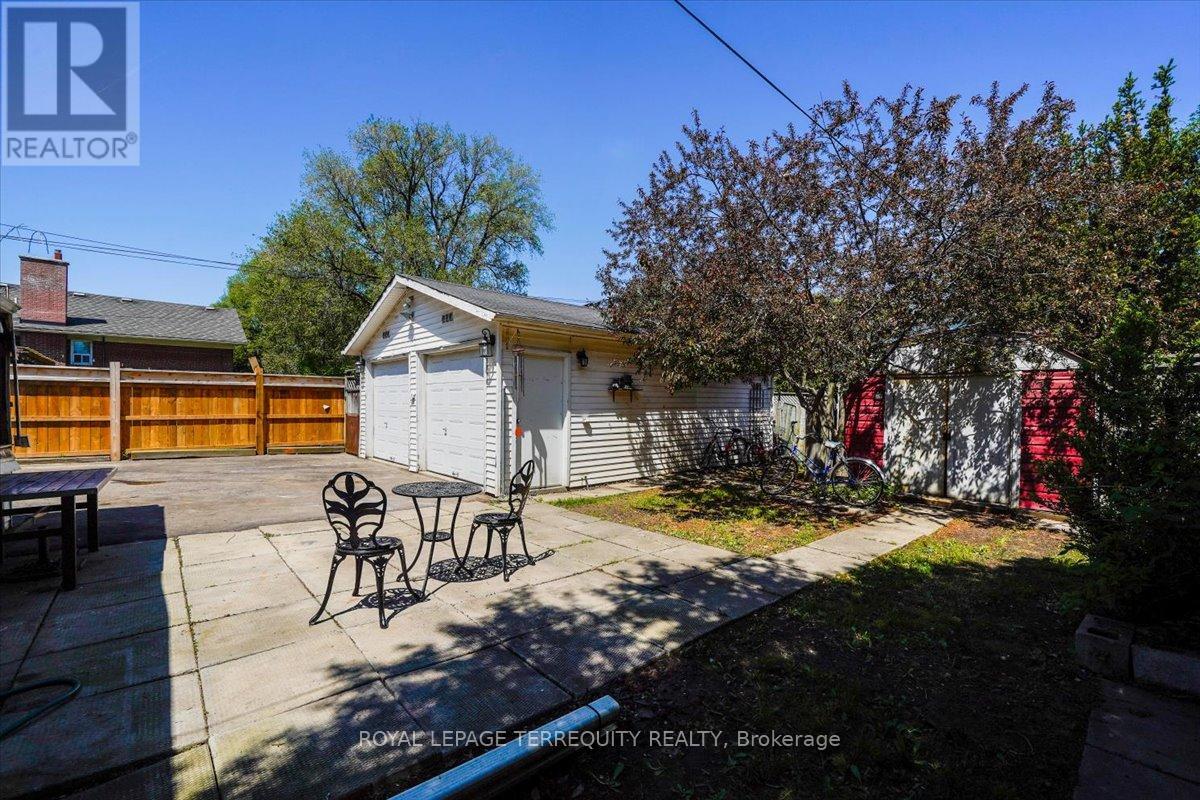 28 CROWLAND DRIVE - 32