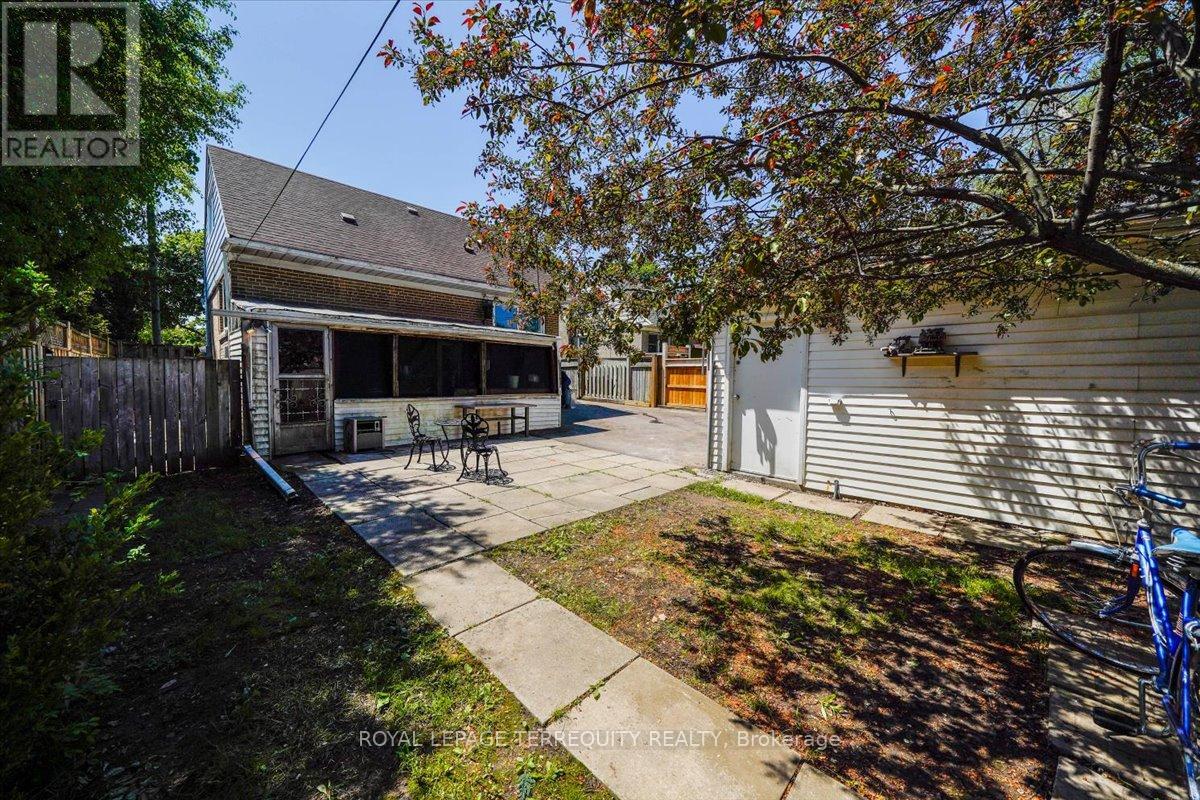 28 CROWLAND DRIVE - 33