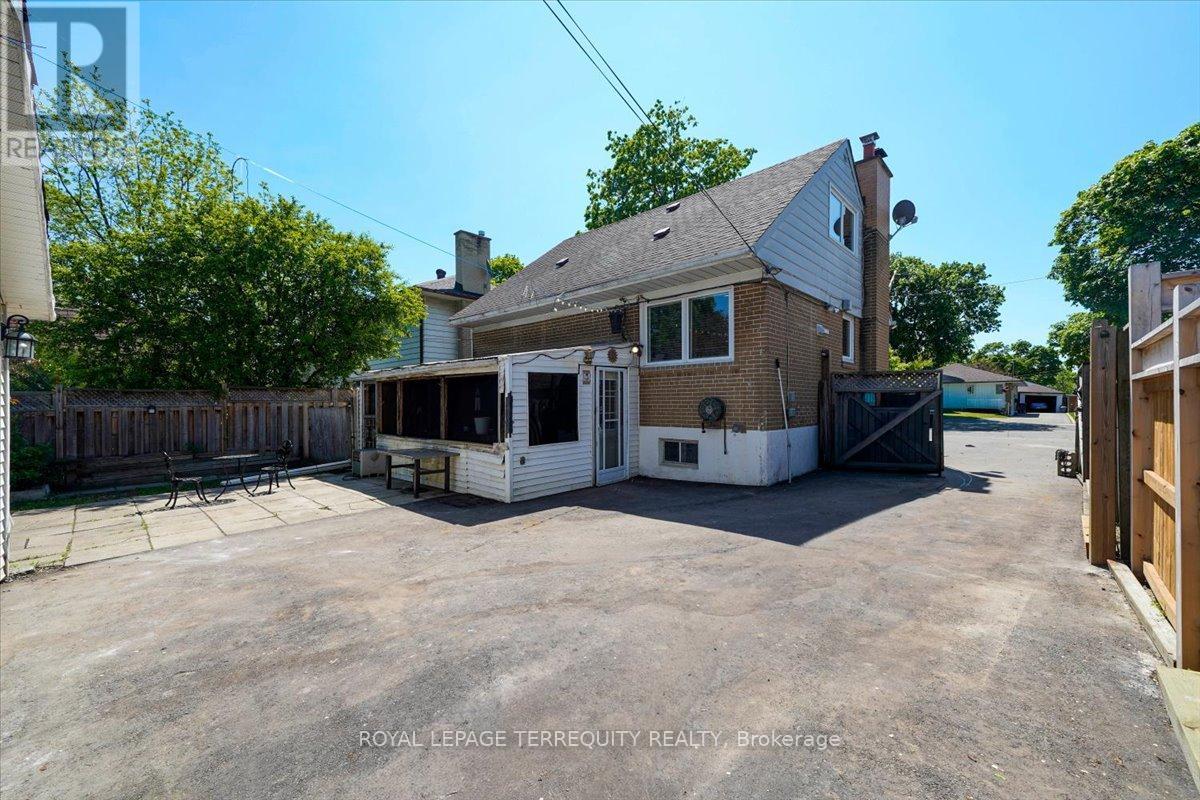 28 CROWLAND DRIVE - 34