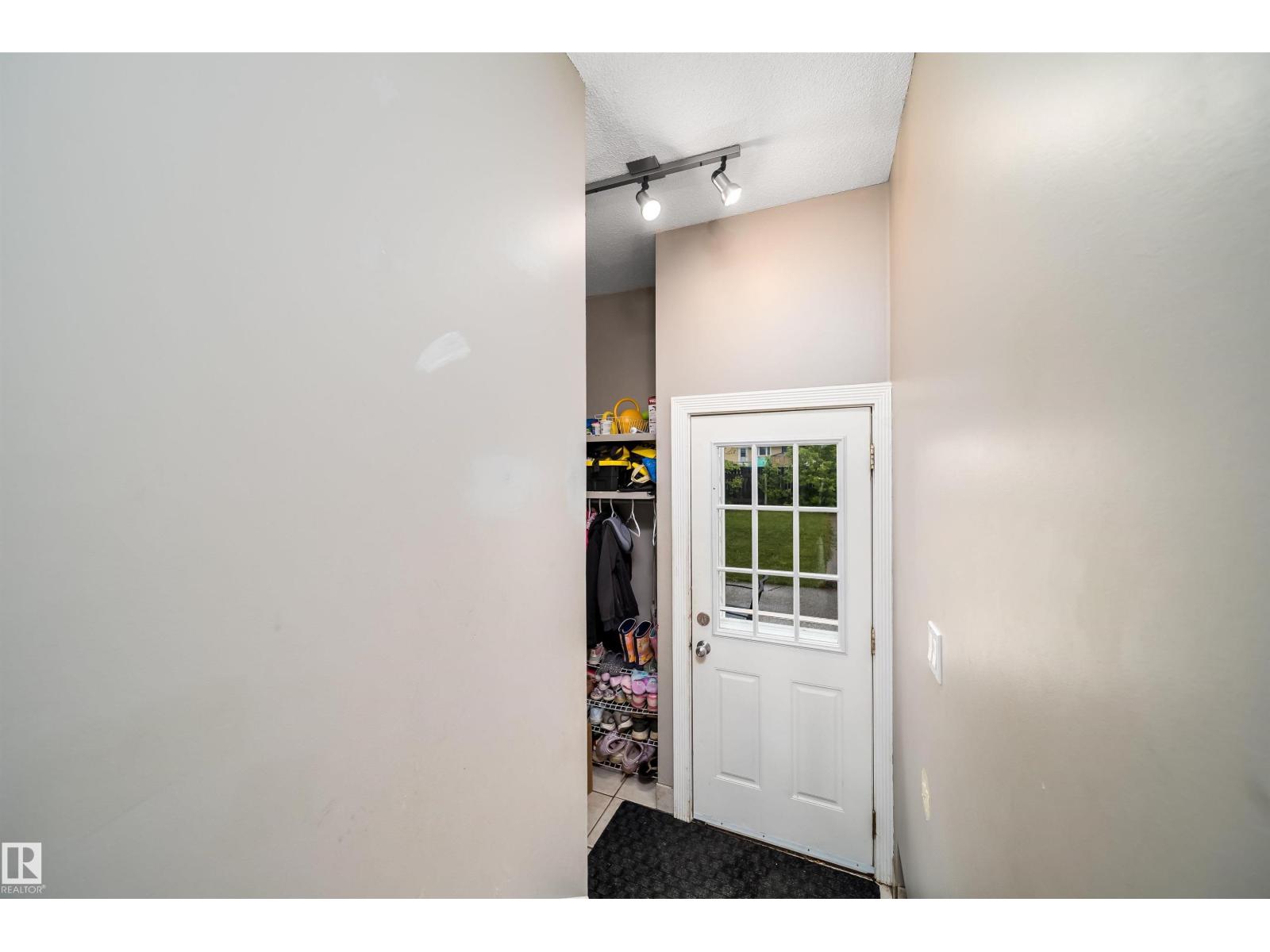 8512 142A AV NW - 24