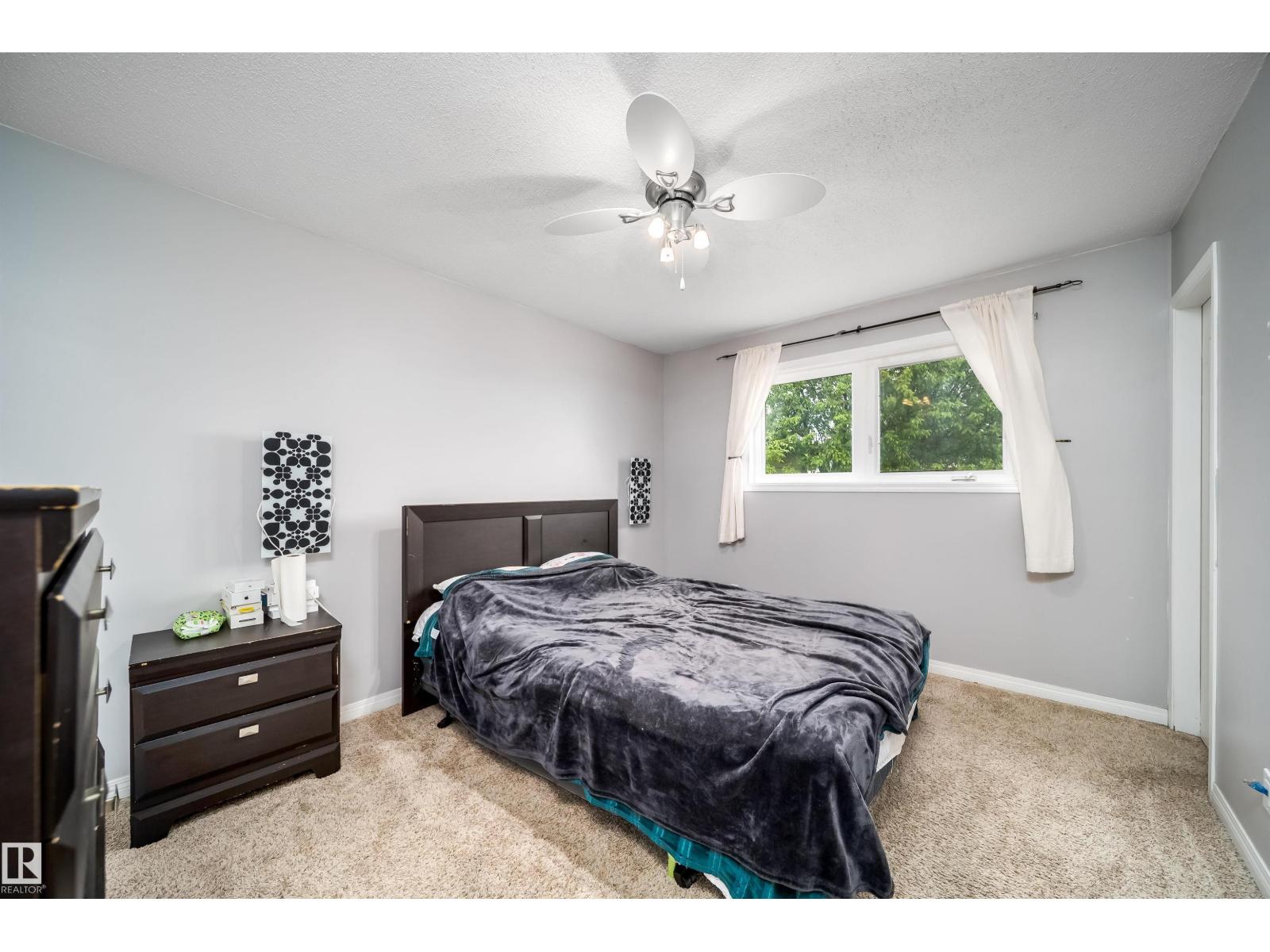 8512 142A AV NW - 16