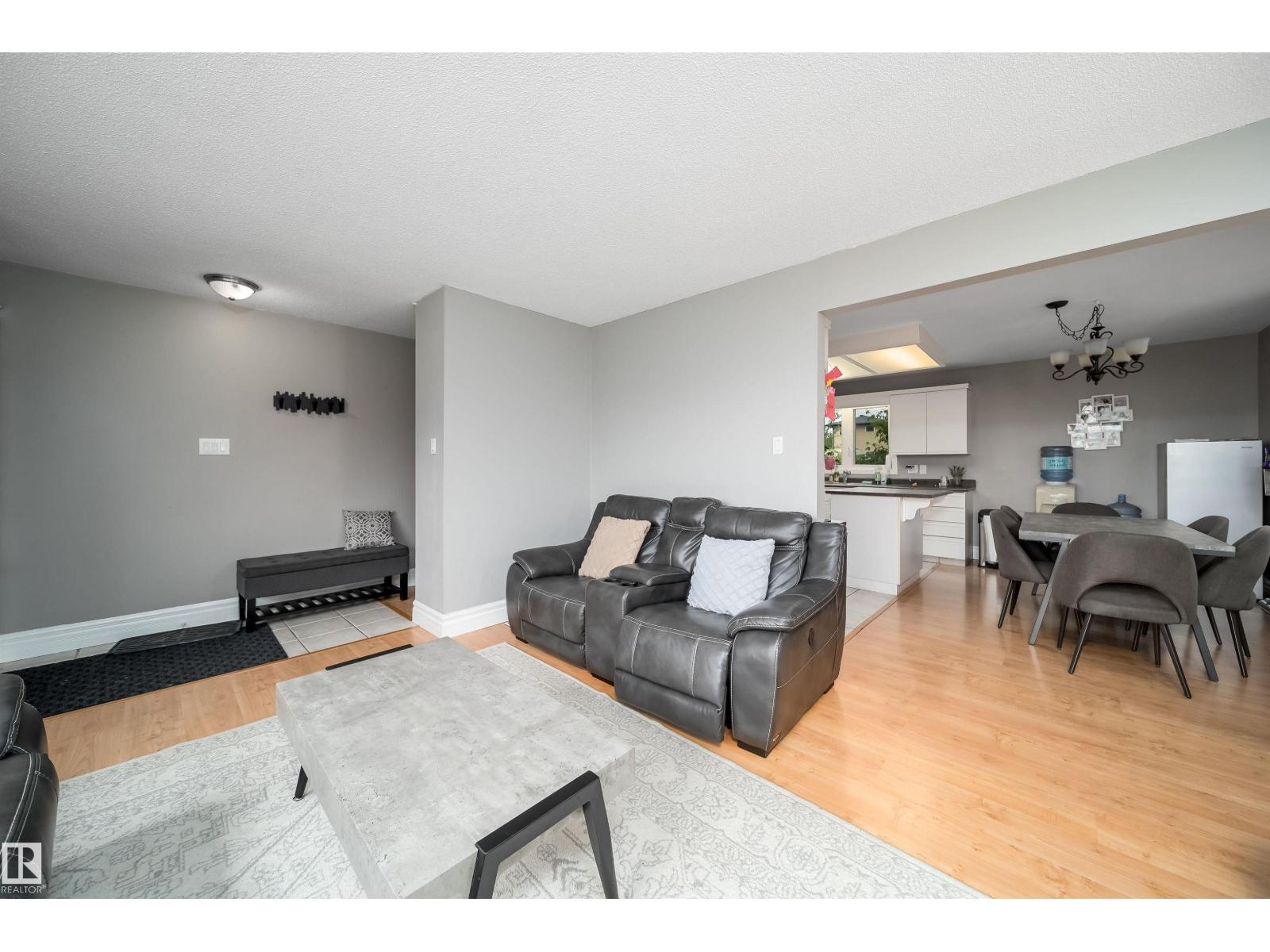 8512 142A AV NW - 15