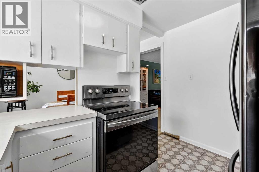 33 Warwick Drive SW - 19