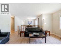 2602 Hawser Avenue, Coquitlam, BC V3C4E1 Photo 6