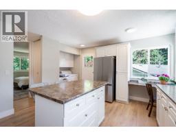 2602 Hawser Avenue, Coquitlam, BC V3C4E1 Photo 11