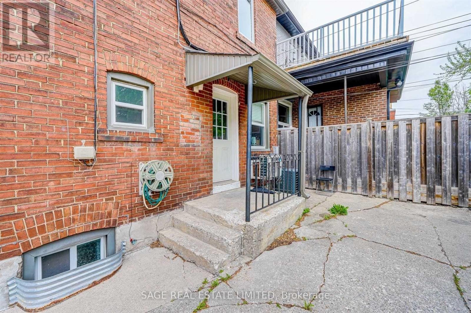 1575 DUFFERIN STREET - 12