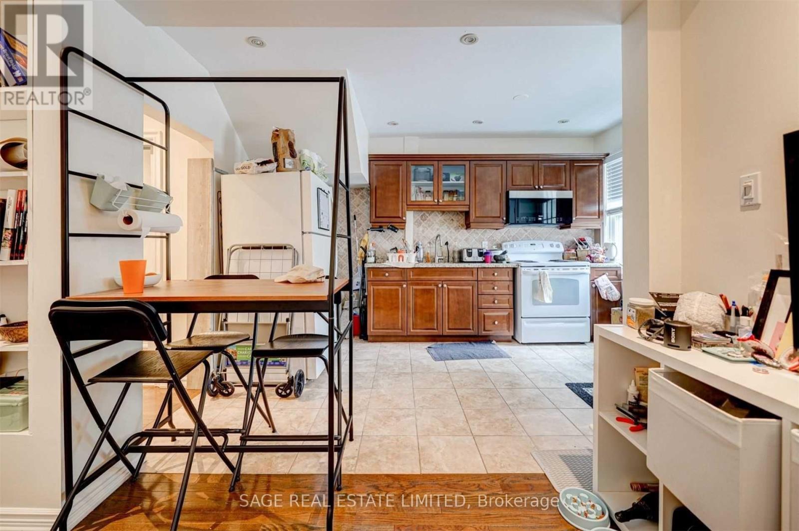 1575 DUFFERIN STREET - 15