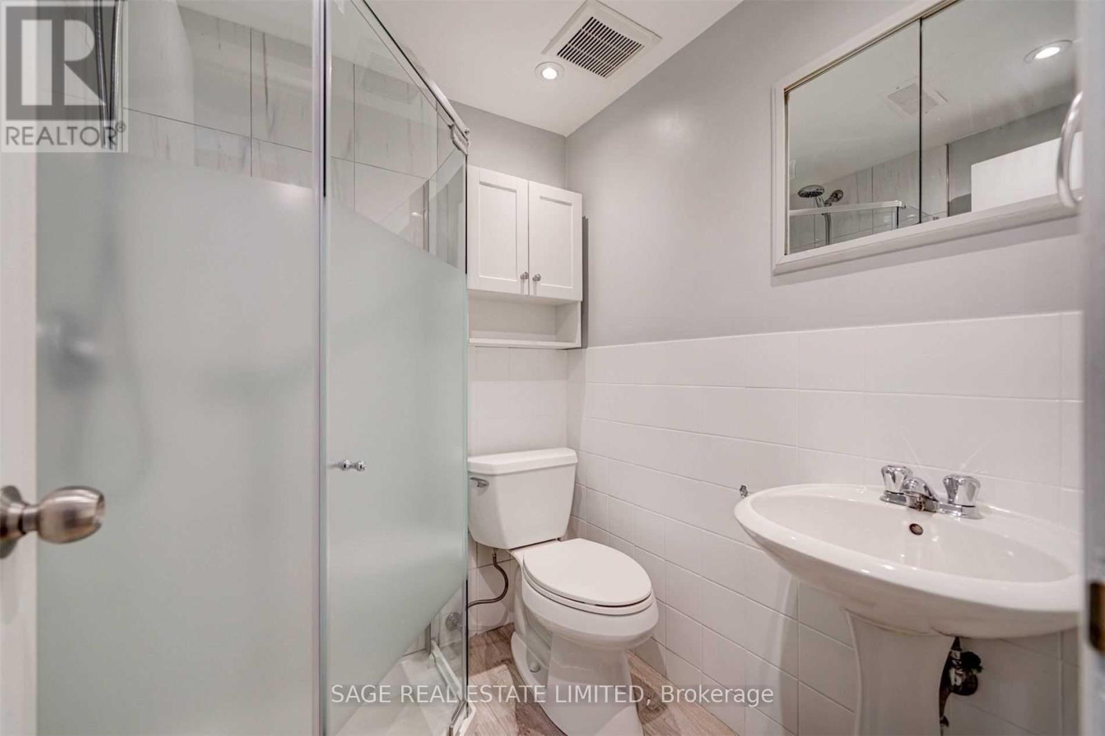 1575 DUFFERIN STREET - 23