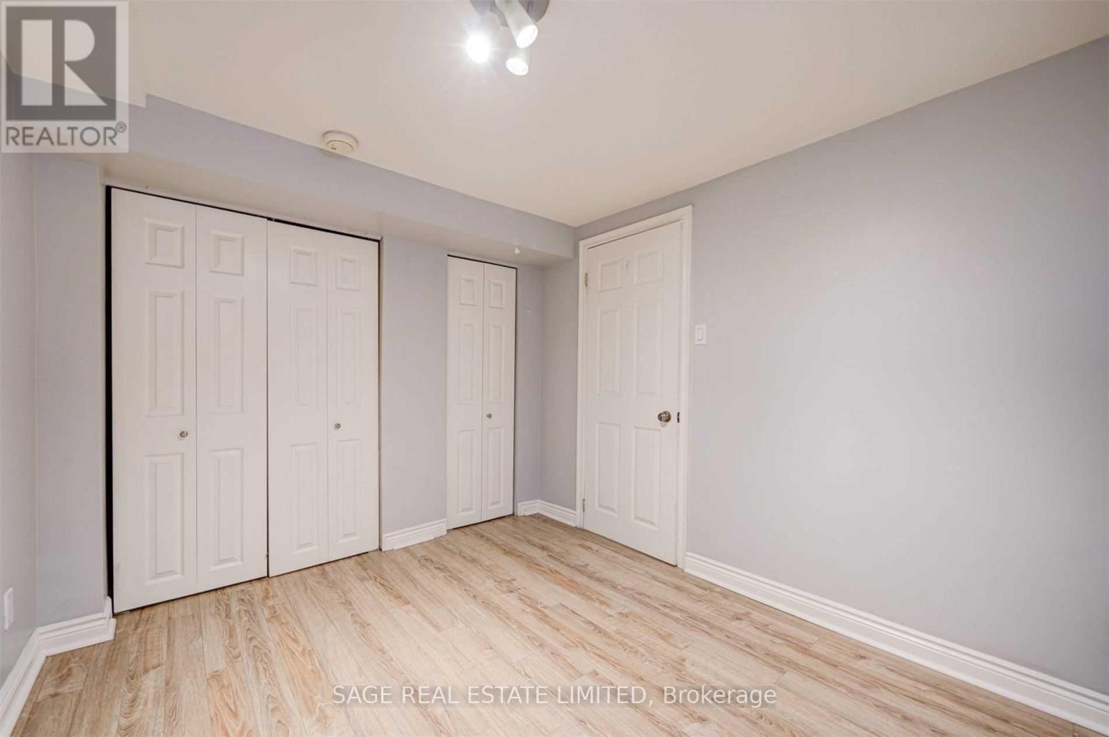 1575 DUFFERIN STREET - 24